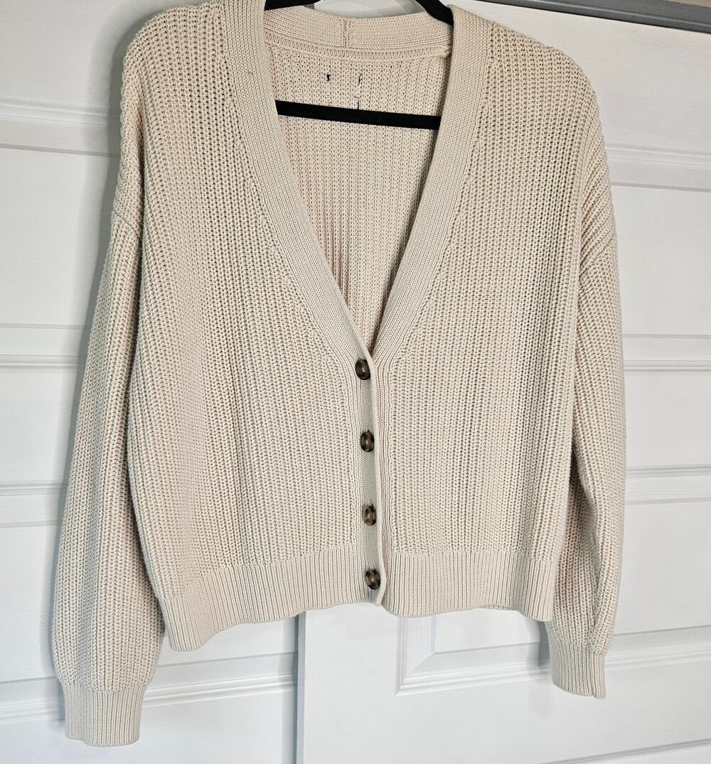 Gap Shaker Stitch Cardigan Sweater Medium Cotton Chino Beige Cozy Knit